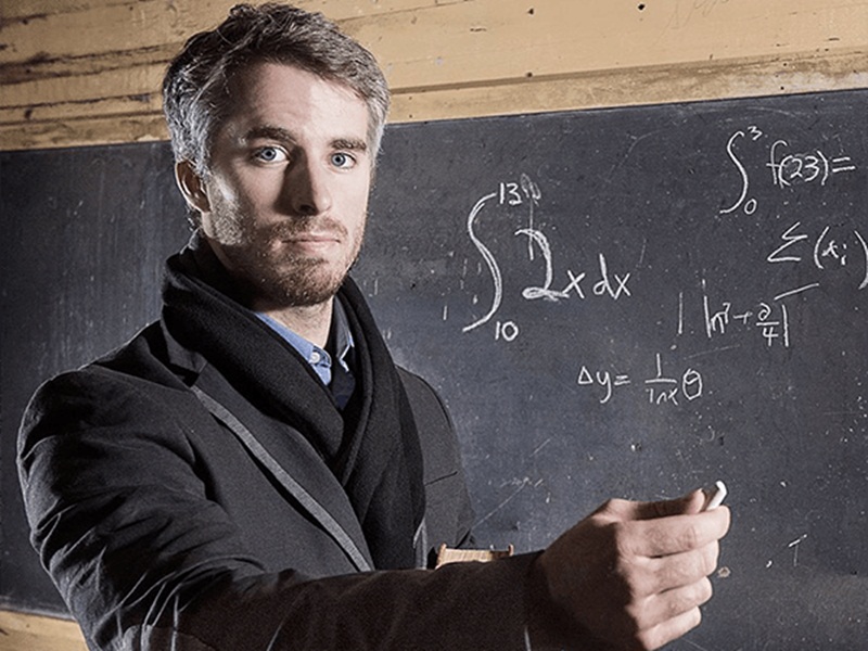 رجل يضع اروع الصور على فيس بوك!